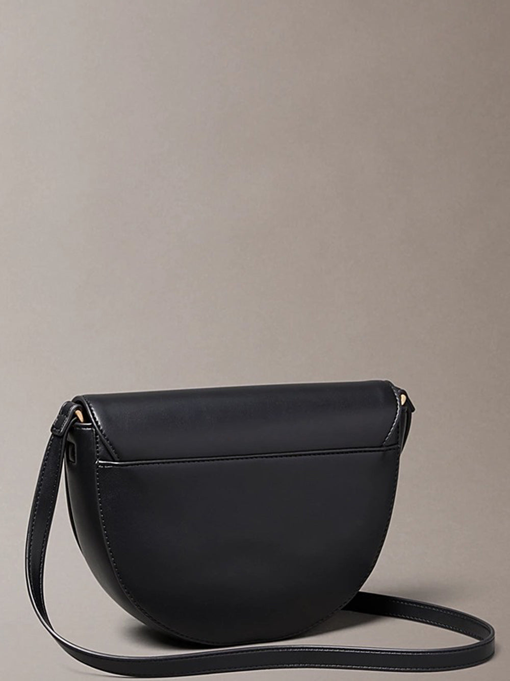 Calvin Klein Borsa a Mano Donna Bold Saddle Crosbody Nero